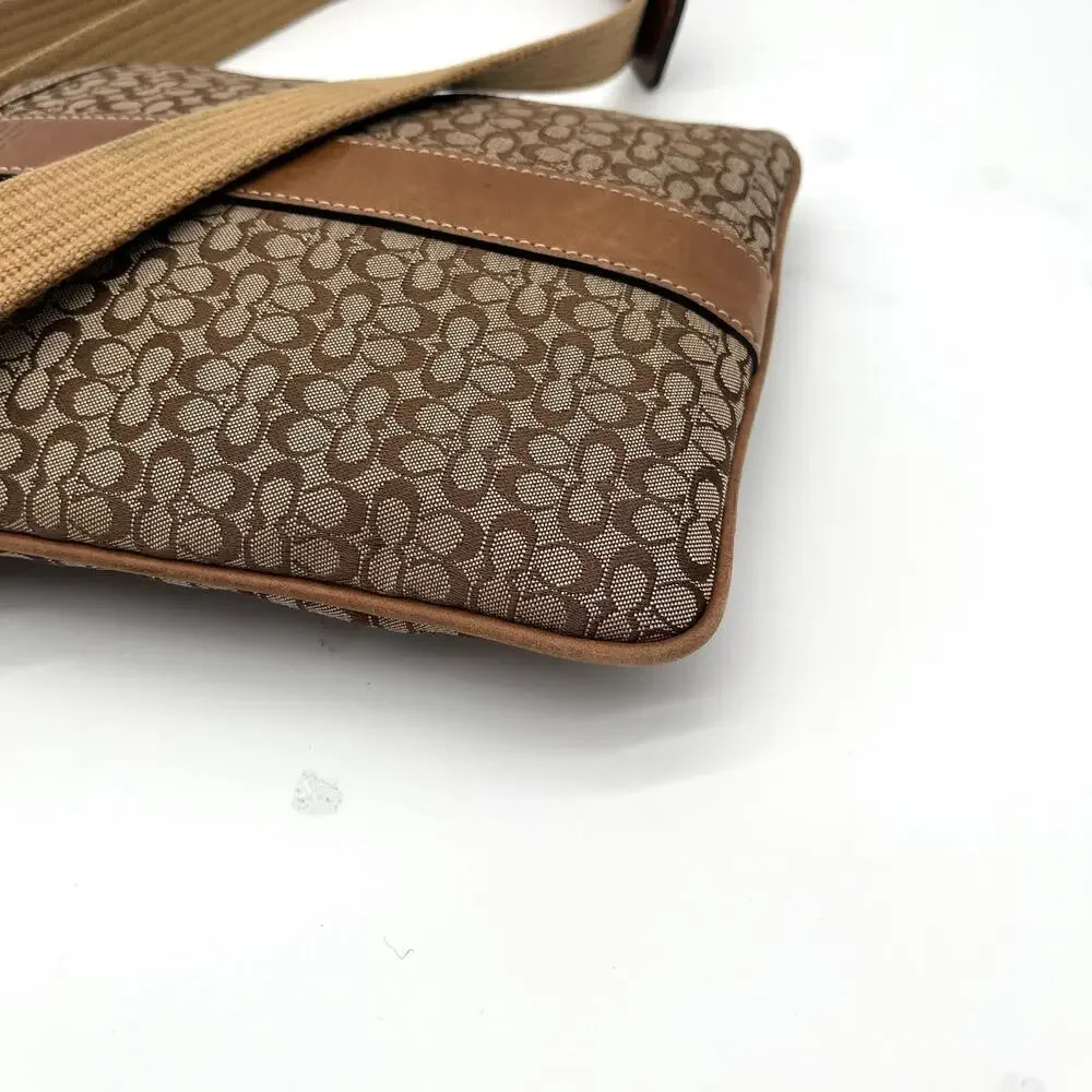 COACH Vintage Signature Micro C Swingback, Brown